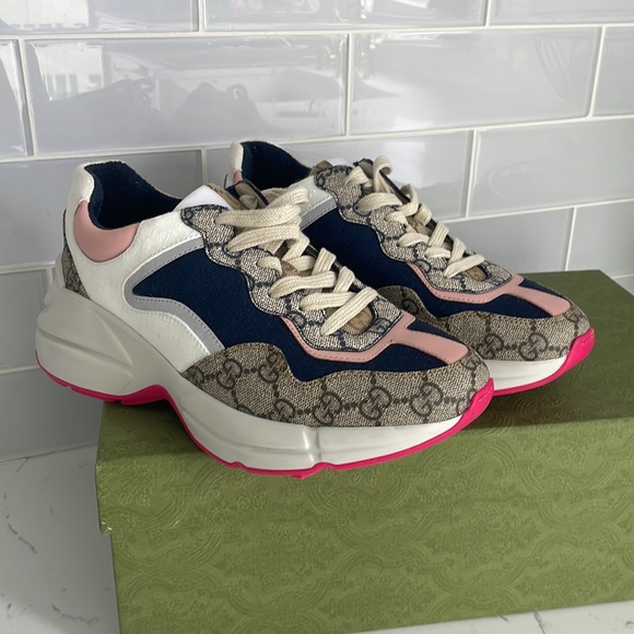 Beautiful Gucci sneakers 6.5 US 37 EUR almost like new authentic - Picture 2 of 11